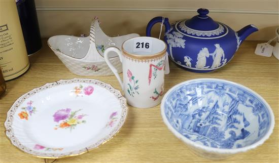 A Chinese blue and white pudding bowl, a Wedgwood teapot, a Berlin plate, a Dresden basket and a mug (5)
